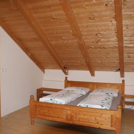 Rustikale Und Grosszuegige Ferienwohnung Касперске Хори Екстериор снимка