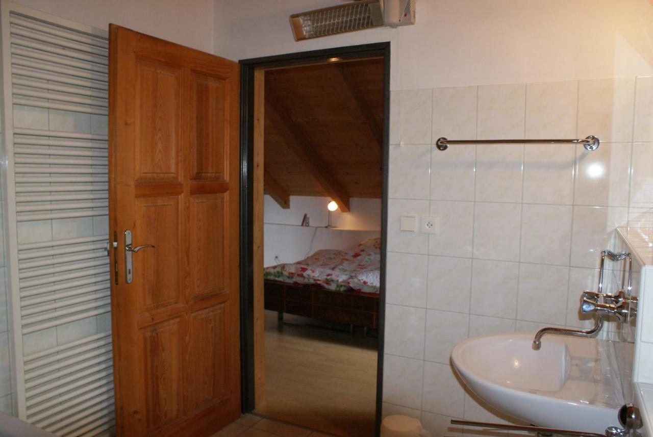 Rustikale Und Grosszuegige Ferienwohnung Касперске Хори Екстериор снимка